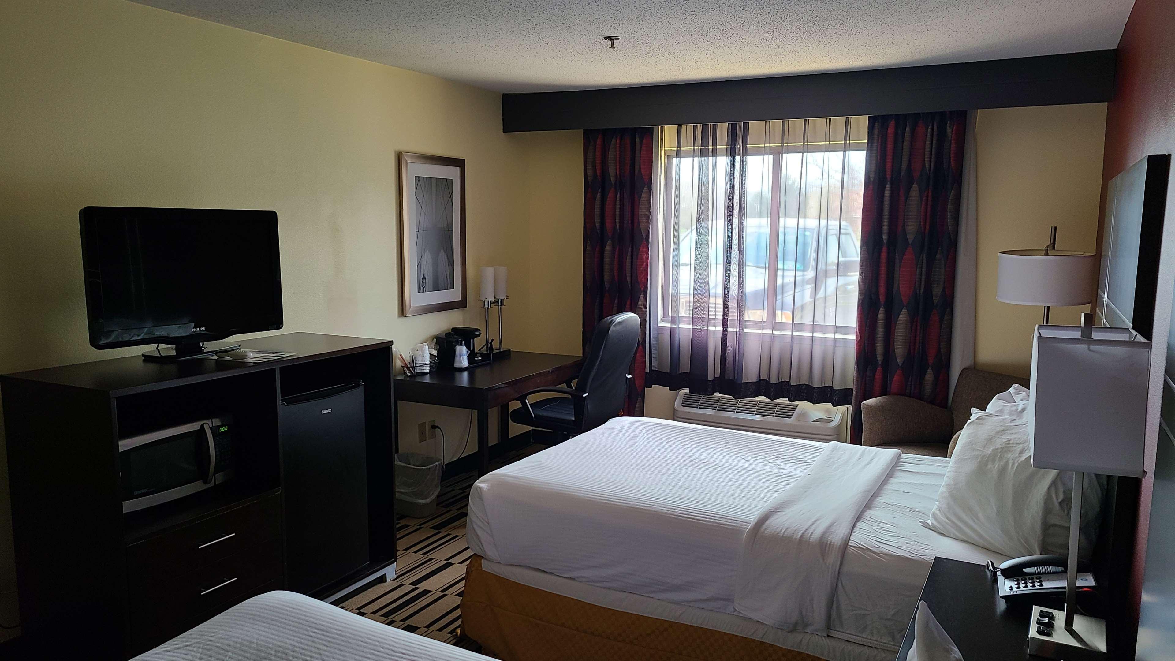 Best Western Shippensburg Bagian luar foto